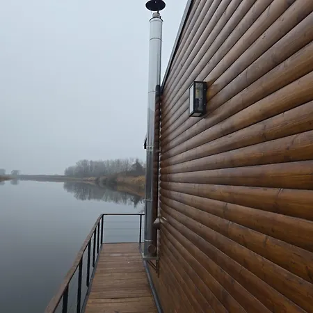 Vikendica Kendjija, Splav Cunamiii