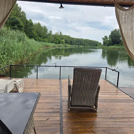 Båthotell Vikendica Kendjija, Splav Cunamiii *