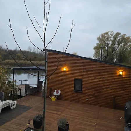 Vikendica Kendjija, Splav Cunamiii *