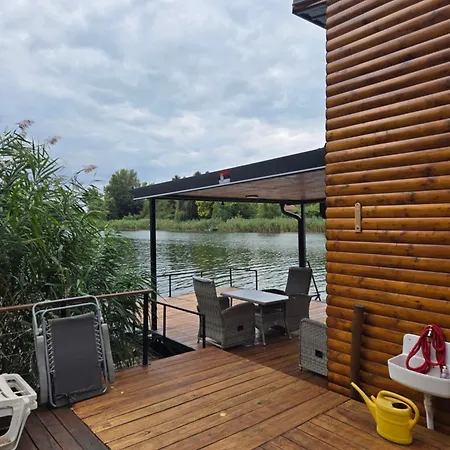 Vikendica Kendjija, Splav Cunamiii