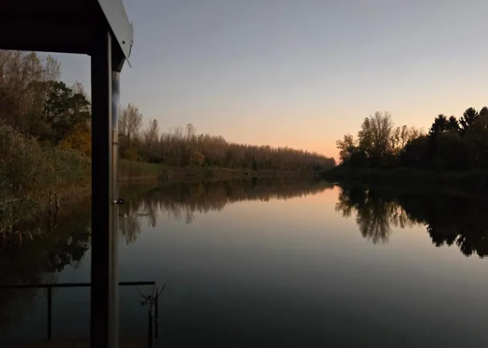 Vikendica Kendjija, Splav Cunamiii *