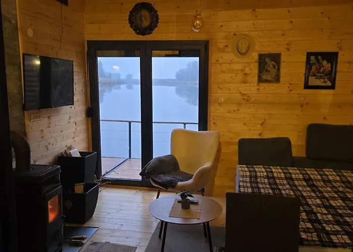 Båthotell Vikendica Kendjija, Splav Cunamiii Sombor