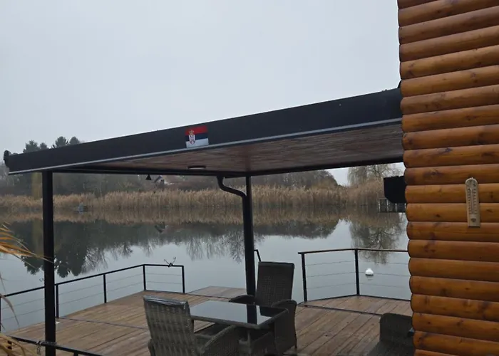 Vikendica Kendjija, Splav Cunamiii Båthotell Sombor