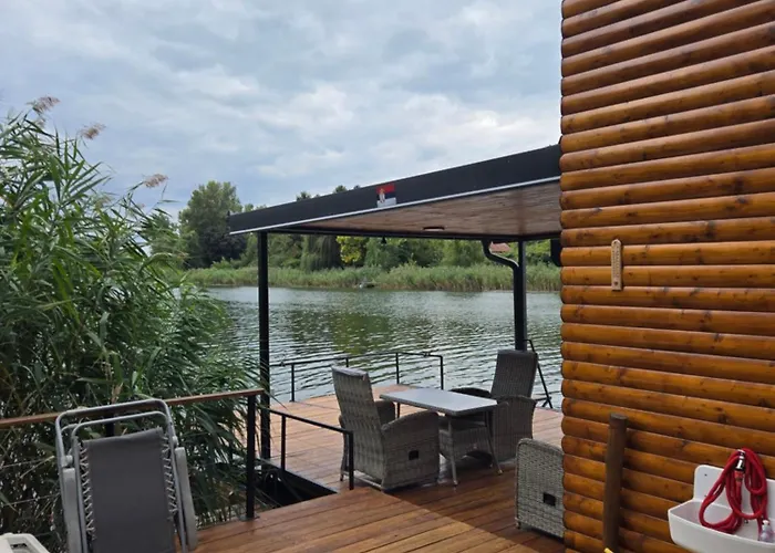 Vikendica Kendjija, Splav Cunamiii